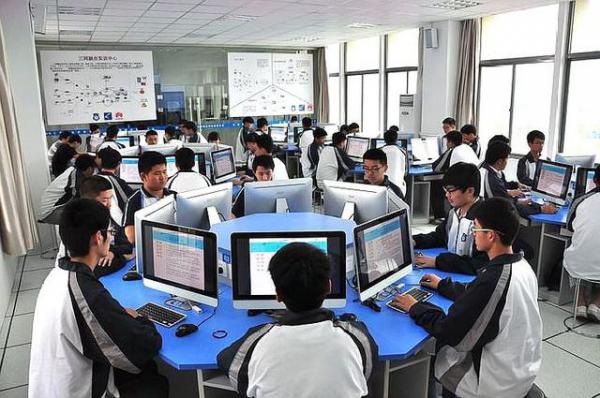 贵阳市中山科技学校告诉你计算机专业就业前景如何？